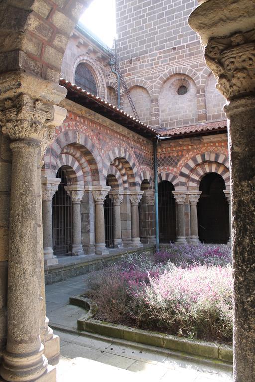 Une Coquille Sous L'Oreiller Le Puy-en-Velay Buitenkant foto