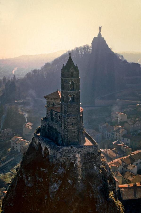 Une Coquille Sous L'Oreiller Le Puy-en-Velay Buitenkant foto